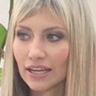 Shirley Varnagy, 43 (記者)