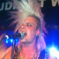 Simon Cruz, 44 (Cantante rock)