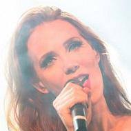 Simone Simons, 39 (Cantante Metal)