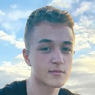 Sini27, 22 (YouTube明星)