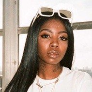 Siobhan Bell, 35 (唱片骑师)