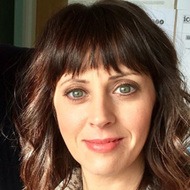 Siwan Morris, 49 (电视女演员)