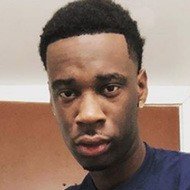 SkinBone, 27 (Instagram明星)