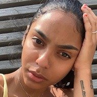 Skye Morales, 25 (Ca sĩ nhạc Pop)