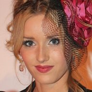 Sloane Avery, 34 (TV Actress)