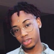 Smurftz, 23 (Instagram Star)