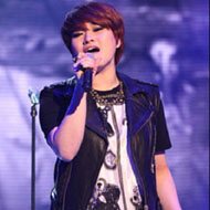 Son Seung-yeon, 30 (流行歌手)