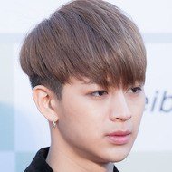 Song Yunhyeong, 29 (Chanteuse pop)