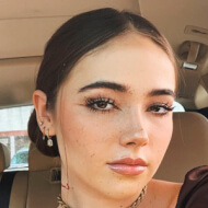 Stela Mueller, 22 (TikTok Star)
