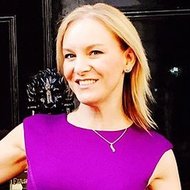 Stephanie Hirst, 50 (Locutor de Radio)