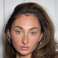 Stephanie Zullo, 25 (Estrella de TikTok)