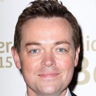 Stephen Mulhern, 46 (Presentadore de Programas de TV)