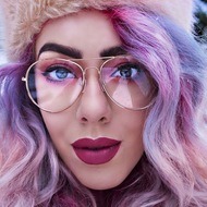 Stephi LaReine, 31 (Blogger)