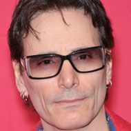 Steve Vai, 63 (Guitarrista)