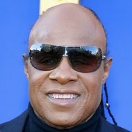 Stevie Wonder, 75 (Cantante de R&B)