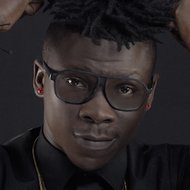 Stonebwoy, 35 (Chanteur de musique du monde)