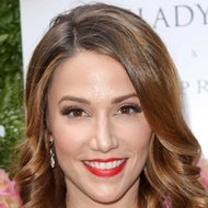 Stuart Brazell, 44 (TV Show-Gastgeber)