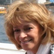 Sue Holderness, 76 (电视女演员)