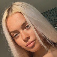 Summer Teale, 19 (YouTube明星)