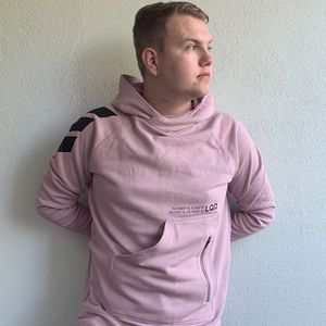 Surgical Goblin, 24 (电子竞技选手)