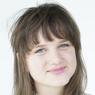 Suzanne Saroff, 32 (攝影家)