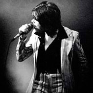 Suze Demarchi, 61 (摇滚歌手)