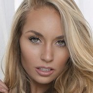Sydney Maler, 32 (Instagram Star)