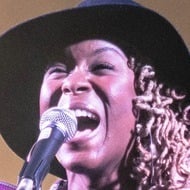 Tanika Charles, 37 (灵魂歌手)