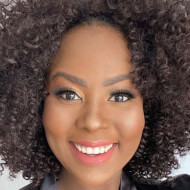 Tati Alessandra, 32 (Instagram Star)