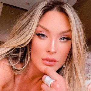 Tatiana Lobão, 38 (Instagram明星)