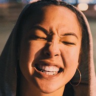 Tatiana Manaois, 29 (流行歌手)