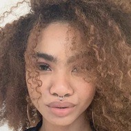 Taya Larre, 28 (Instagram Star)