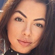 Taylor Dini, 28 (Blogger)