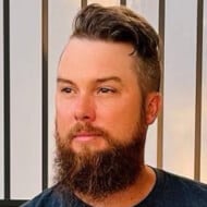 Taylor McKinney, 34 (Membro De Família)