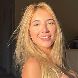 Tayna Cerqueira, 22 (TikTok Star)