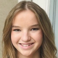 TayTaysNummies, 19 (TikTok明星)