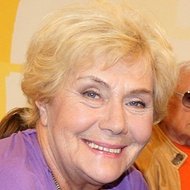 Teresa Lipowska, 88 (肥皂剧女演员)