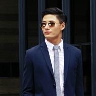 Terry He, 32 (Cantante pop)