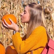 The Blonde Flamingo, 32 (Blogger)