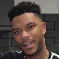 Theo Campbell, 32 (现实之星)