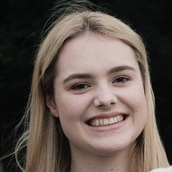 This Esme, 22 (YouTube明星)