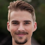 Thomas Flight, 32 (YouTube-ster)