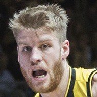 Thomas Walkup, 32 (Joueur de basketball)