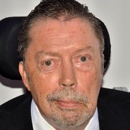 Tim Curry, 77 (電影演員)
