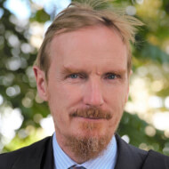 Timothy Winter, 63 (老师)