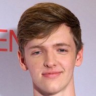 Timur Bartels, 28 (TV Schauspieler)