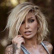 Tina Louise, 42 (模特)