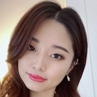 Tingting ASMR, 32 (YouTube Star)