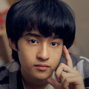 Tinnasit Isarapongporn, 21 (TV Actor)