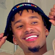 Titus Hall, 22 (Estrella de TikTok)